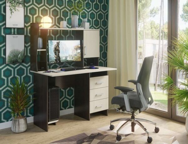 Стол компьютерный в Калининграде Стол компьютерный в Калининграде