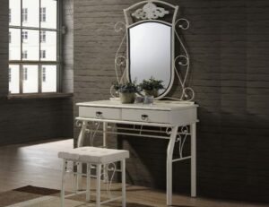 Столик туалетный в Калининграде