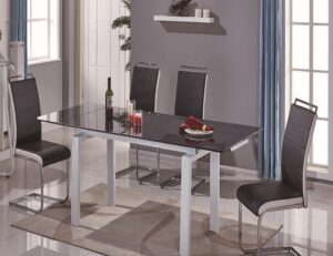 Стол в Калининграде