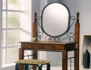 Стол туалетный в Калининграде