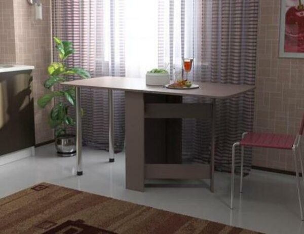 Стол в Калининграде