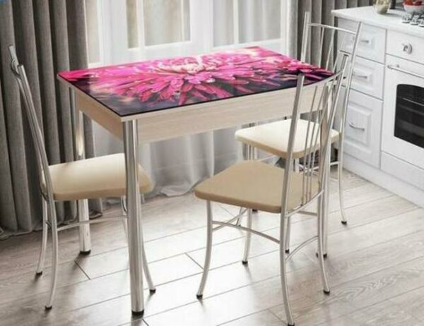 Стол в Калининграде