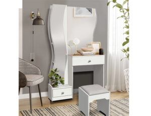 Туалетный столик в Калининграде