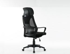 Офисное кресло в Калининграде