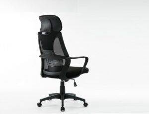 Офисное кресло в Калининграде