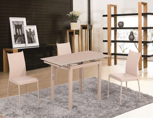 Обеденный стол в Калининграде