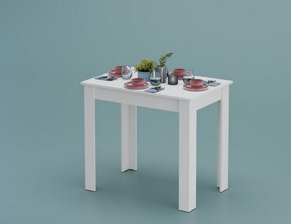 Обеденный стол в Калининграде